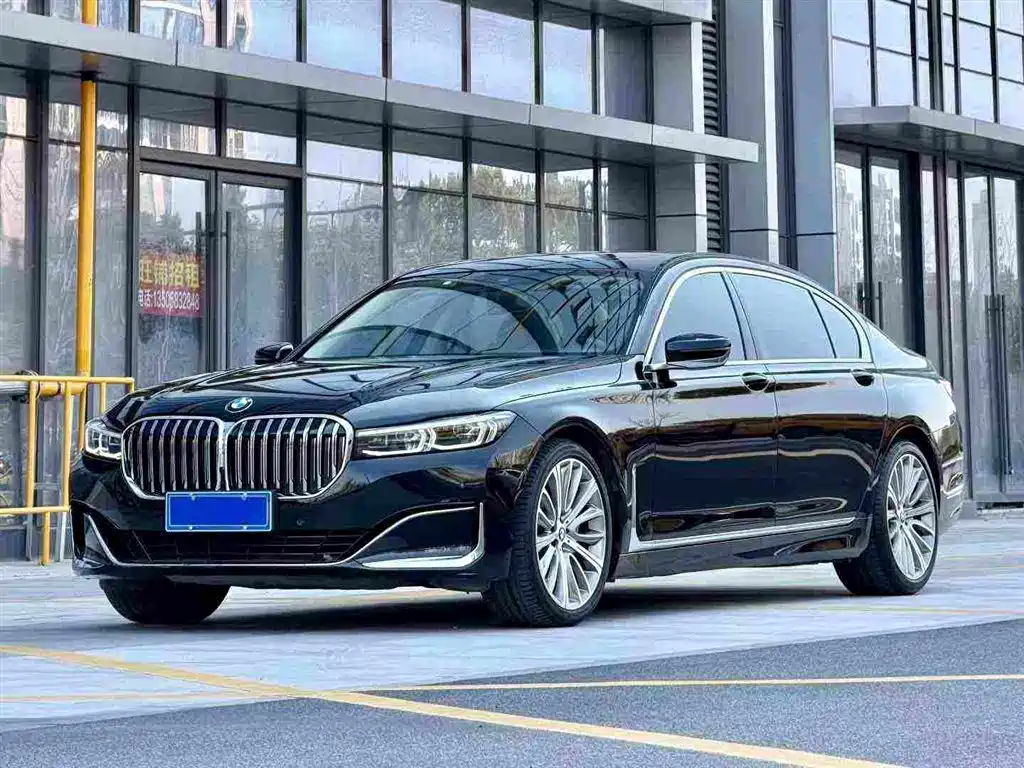 BMW 7 Series — фото 1