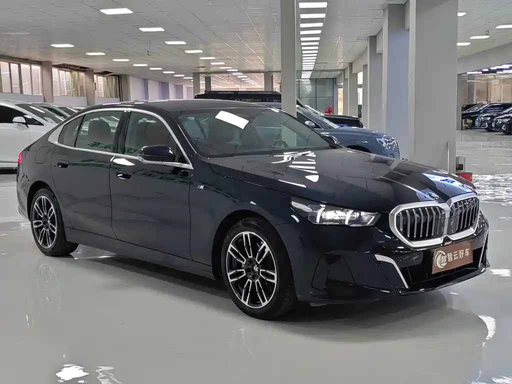 BMW 5 Series — фото 3