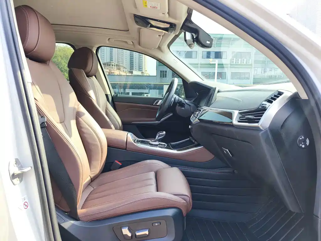 BMW X5 (Import) — фото 8