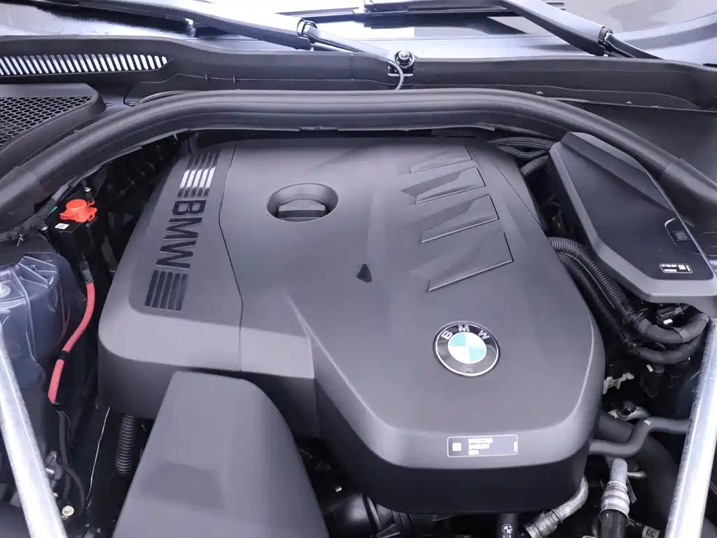 BMW 5 Series — фото 25