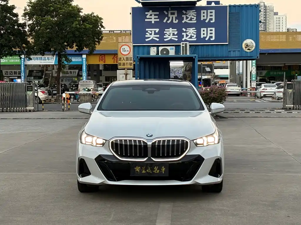BMW 5 Series — фото 2
