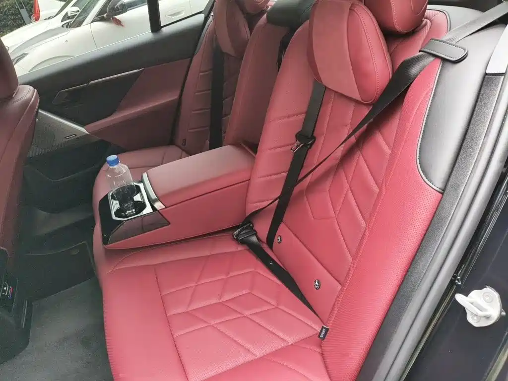 BMW 5 Series — фото 14