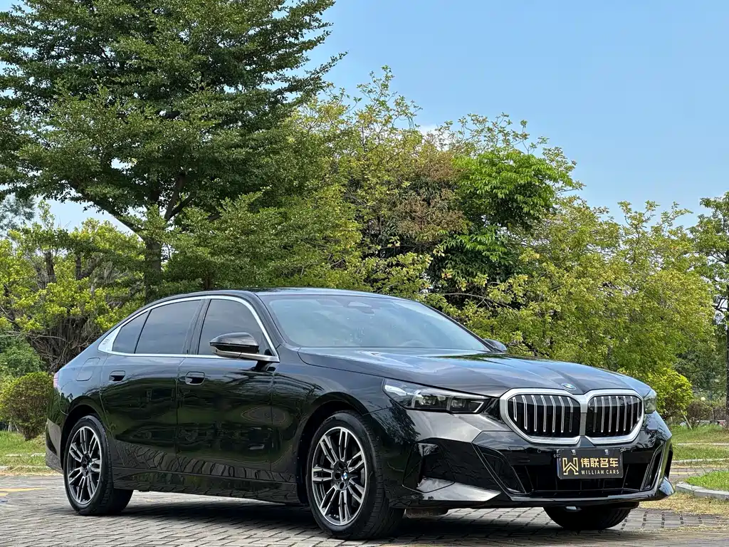 BMW 5 Series — фото 3