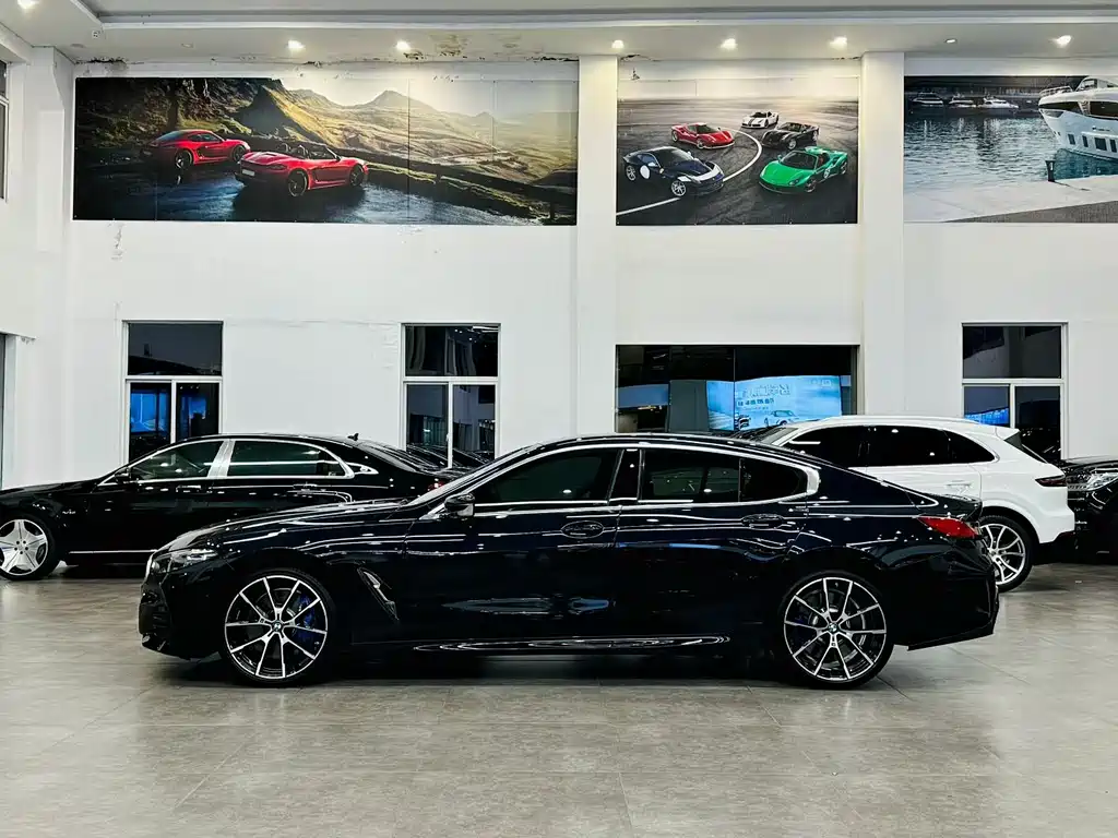 BMW 8 Series — фото 3
