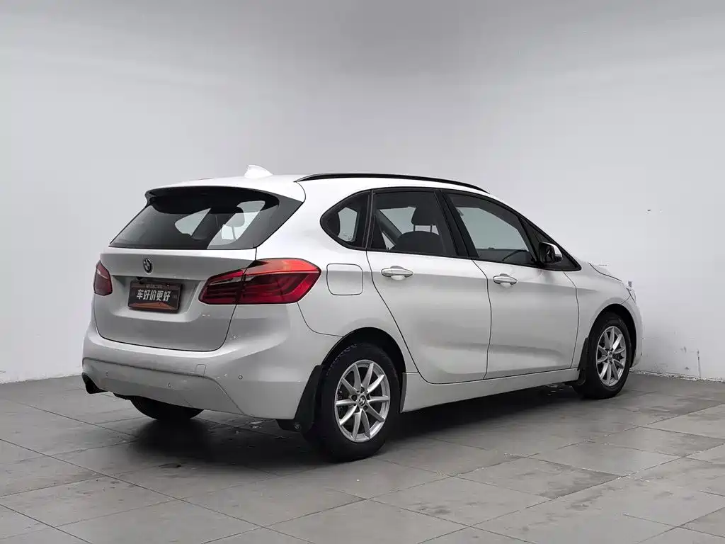 BMW 2 Series Active Tourer — фото 2