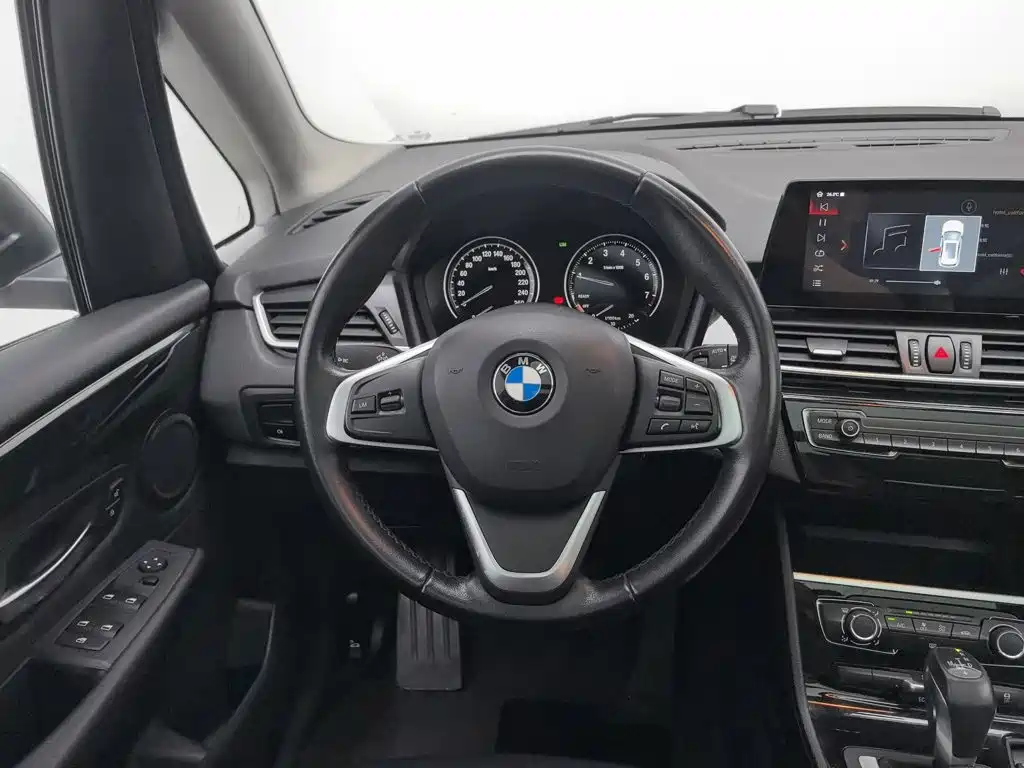 BMW 2 Series Active Tourer — фото 11