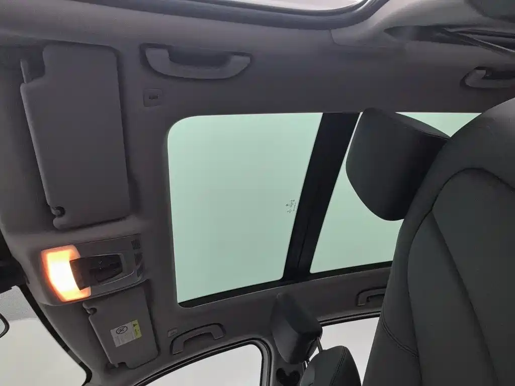BMW 2 Series Active Tourer — фото 14
