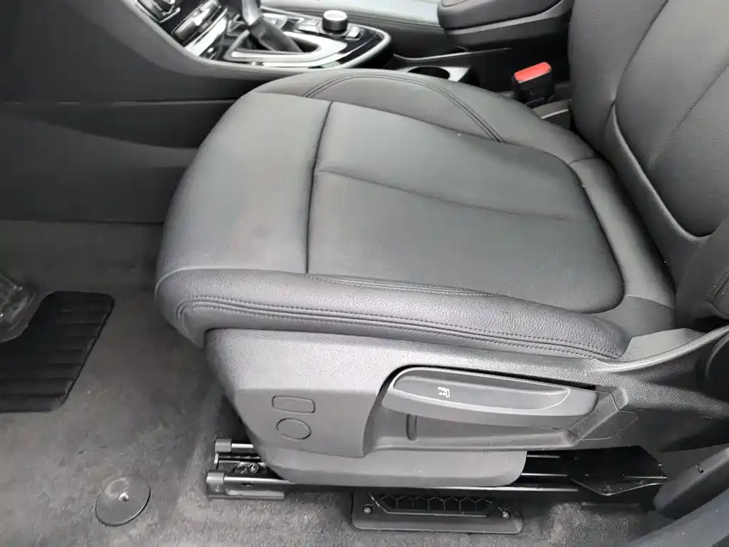 BMW 2 Series Active Tourer — фото 20