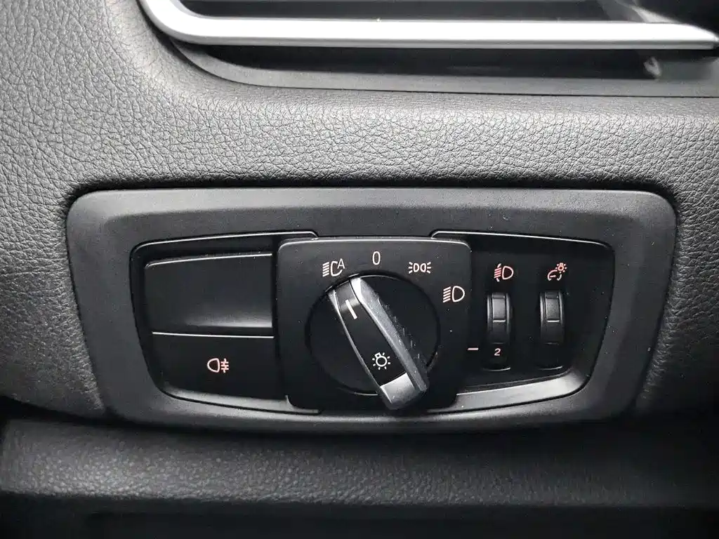 BMW 2 Series Active Tourer — фото 21