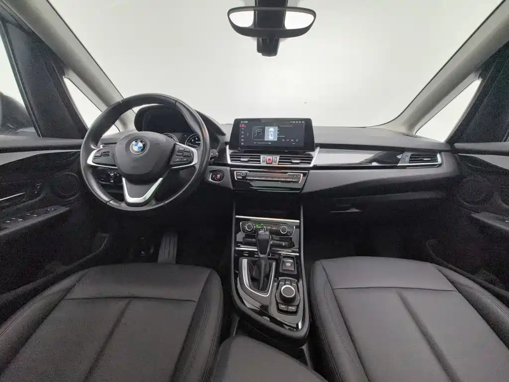 BMW 2 Series Active Tourer — фото 5