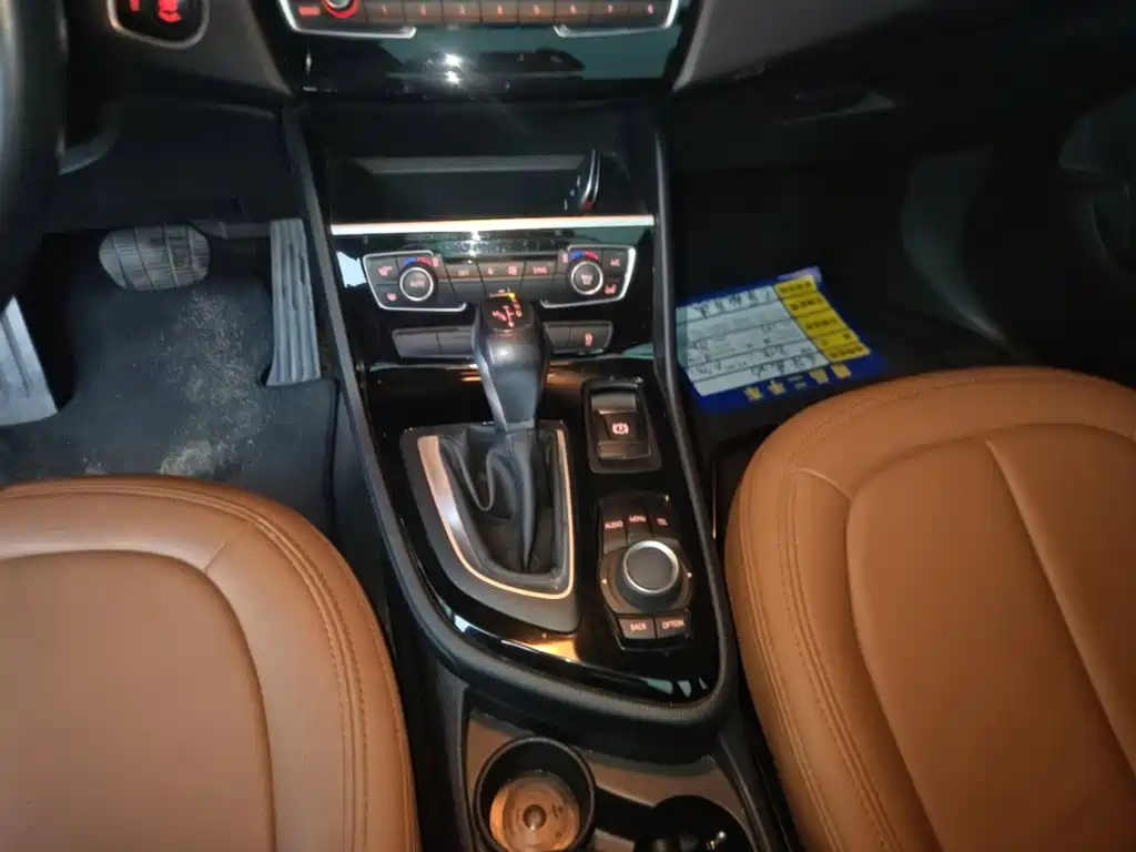 BMW 2 Series Active Tourer — фото 13