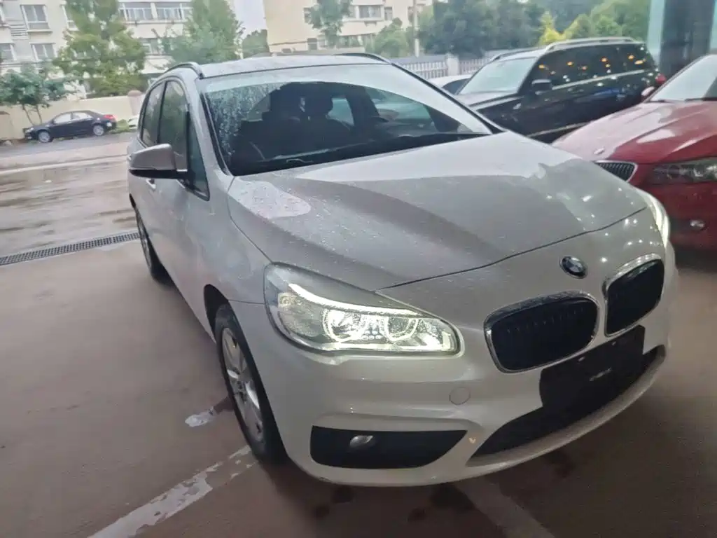 BMW 2 Series Active Tourer — фото 3