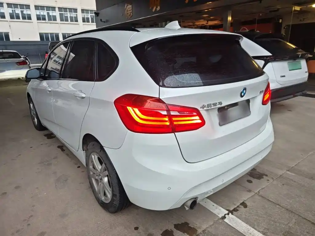 BMW 2 Series Active Tourer — фото 4