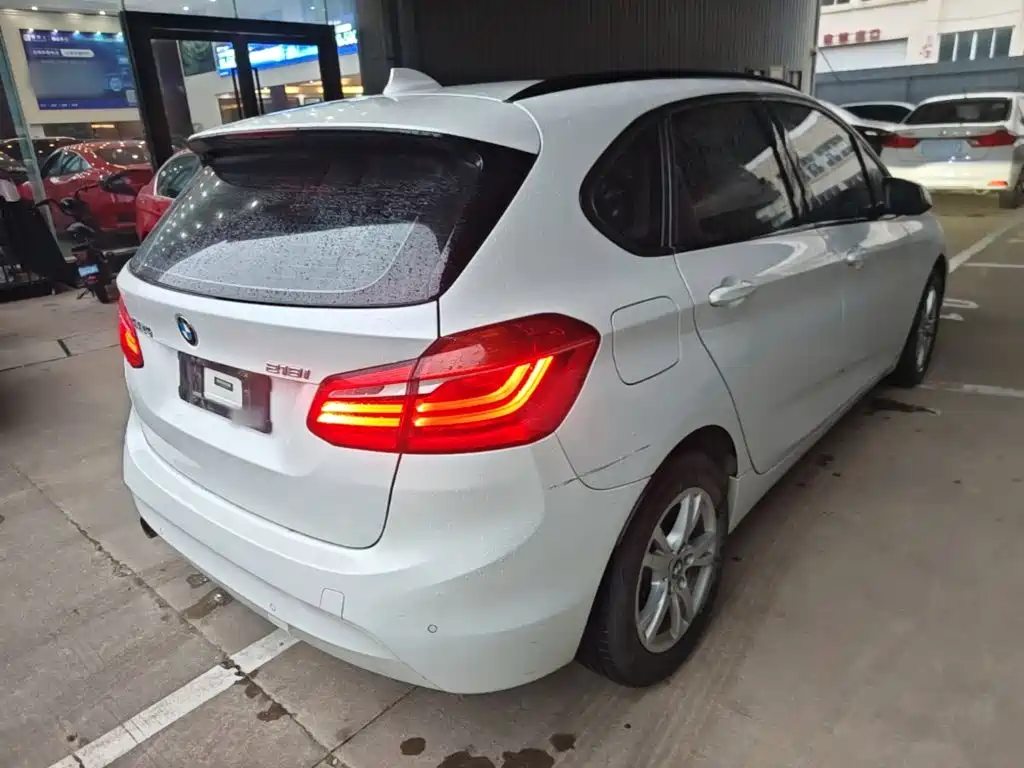 BMW 2 Series Active Tourer — фото 6