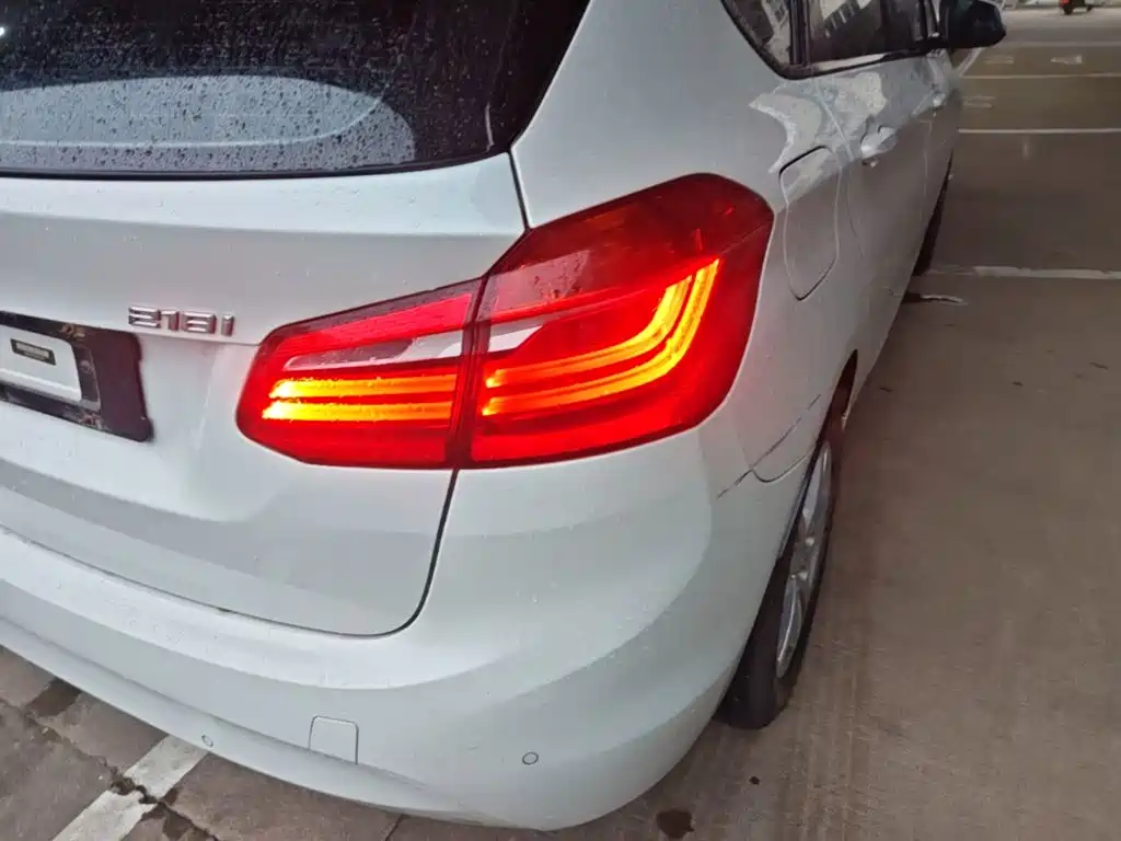 BMW 2 Series Active Tourer — фото 7