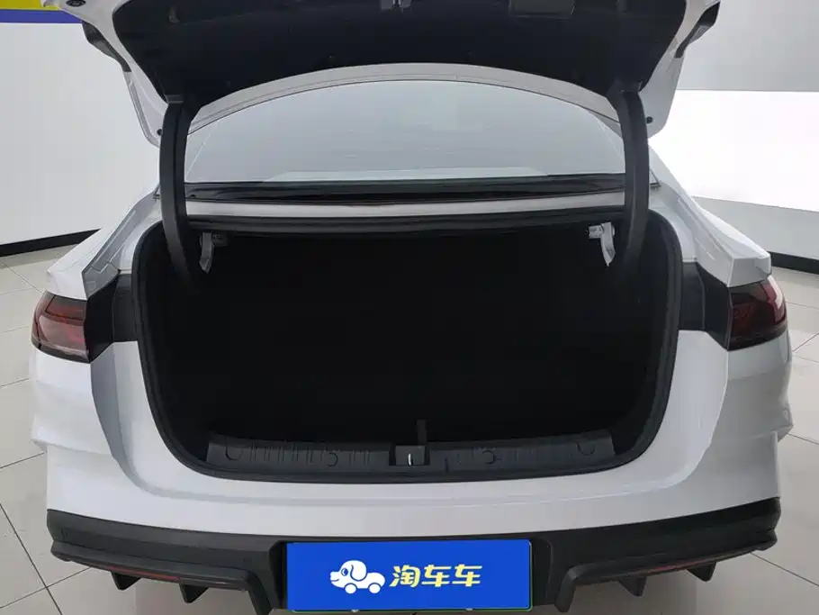 BYD Qin L — фото 4