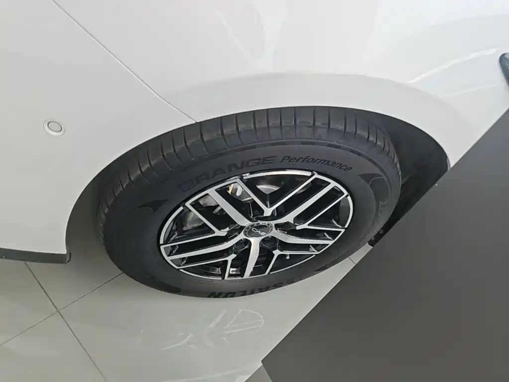 BYD Seal 05 DM-i — фото 22