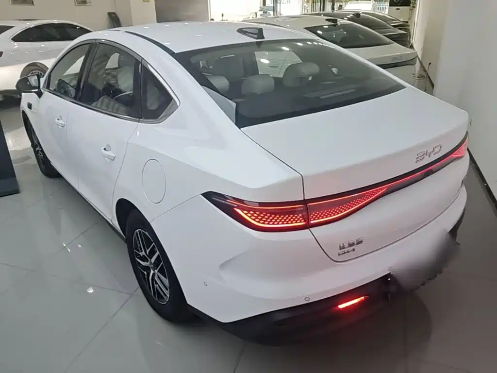 BYD Seal 05 DM-i — фото 4