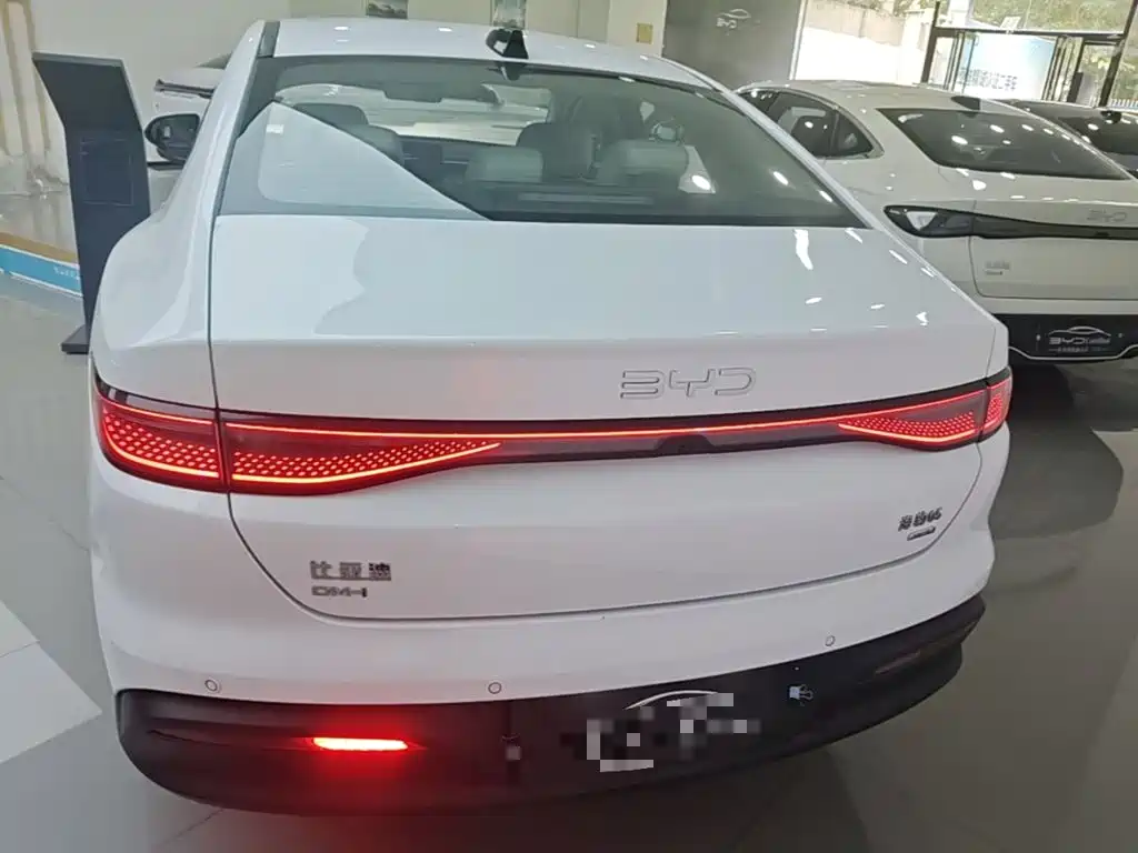 BYD Seal 05 DM-i — фото 5