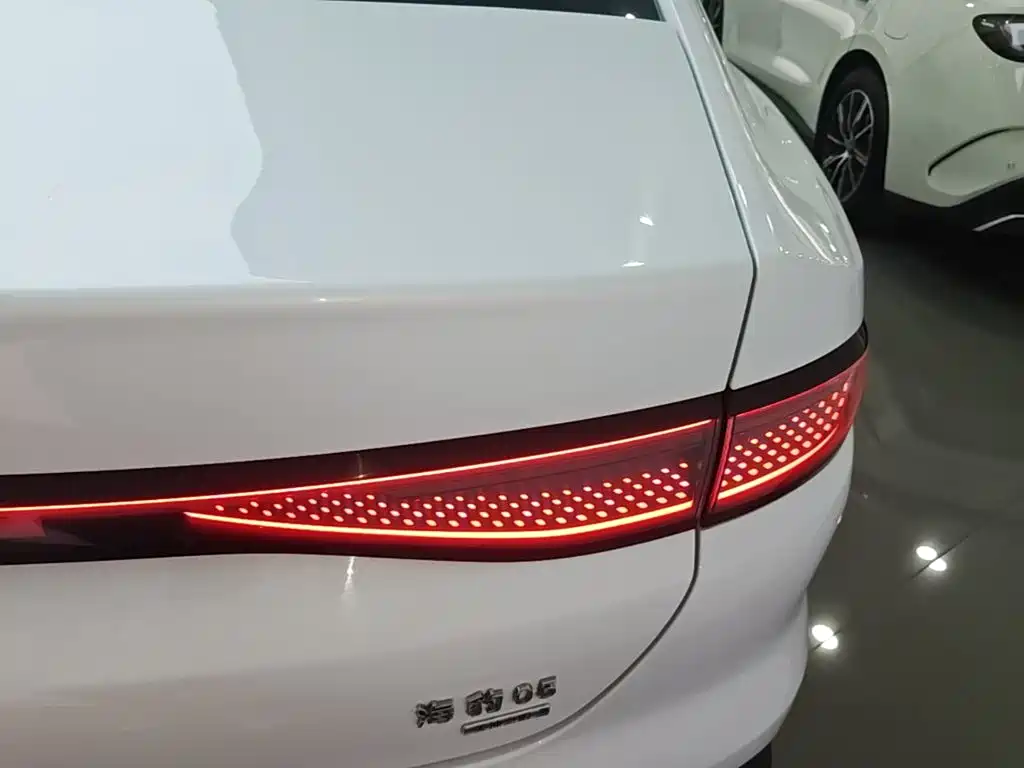 BYD Seal 05 DM-i — фото 7