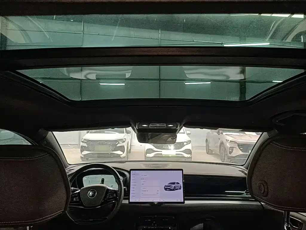 BYD Han — фото 17