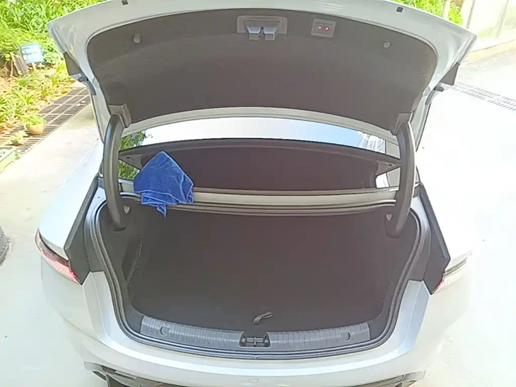 BYD Seal — фото 18