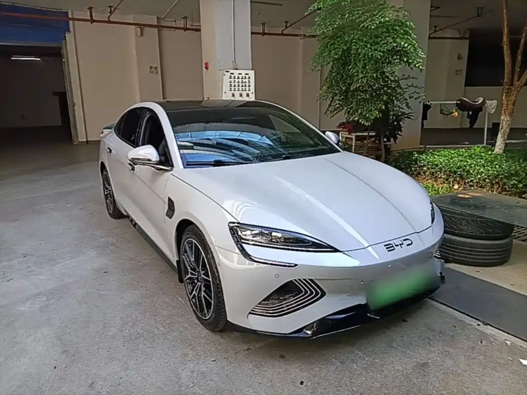 BYD Seal — фото 3