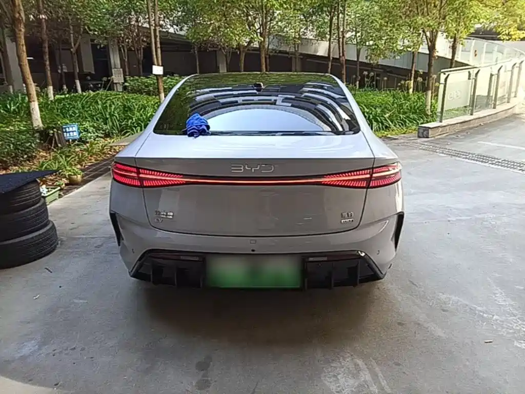 BYD Seal — фото 5