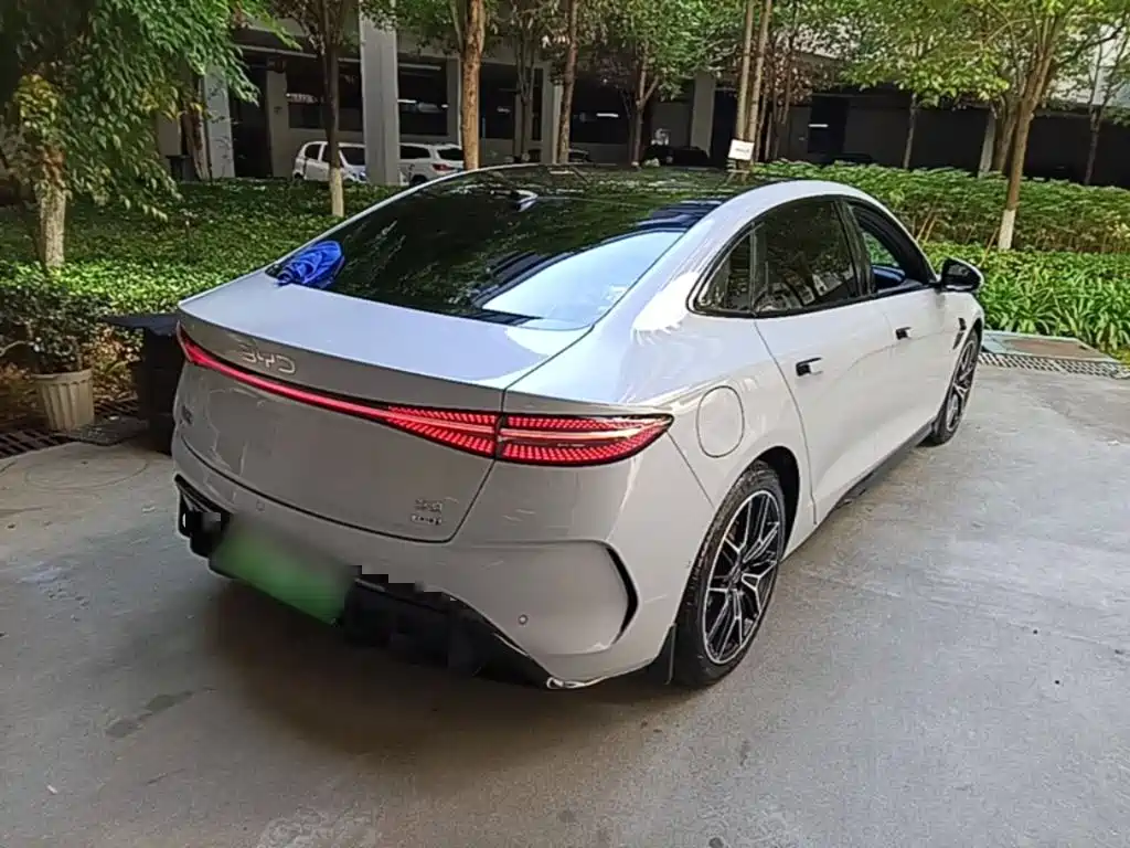 BYD Seal — фото 6