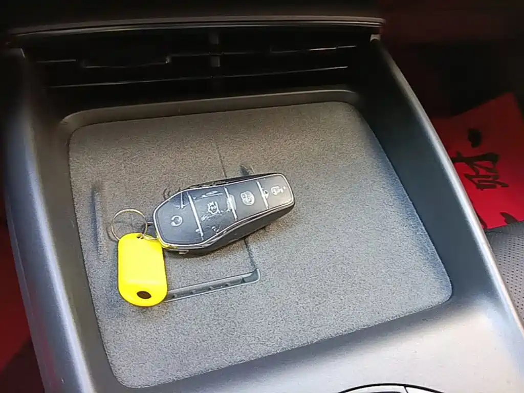 BYD Seal — фото 8