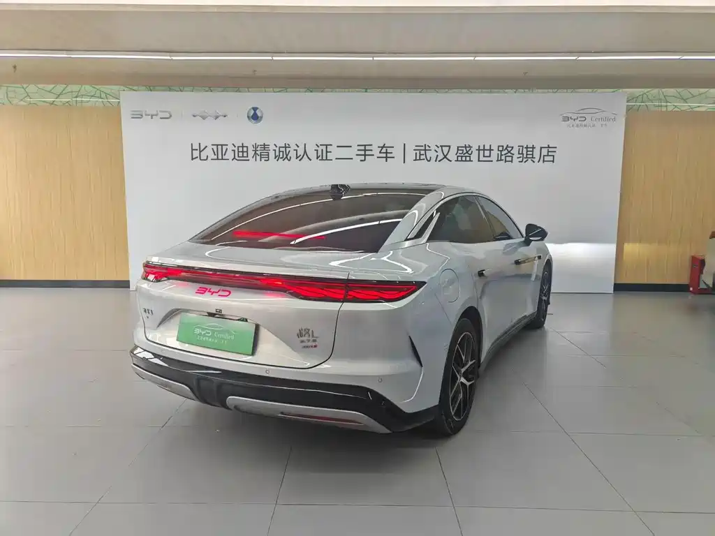 BYD Han L — фото 4