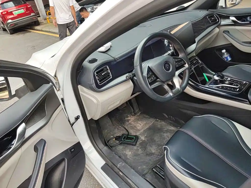 BYD Qin PLUS — фото 15