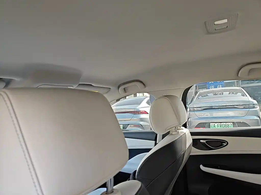 BYD Seal 05 DM-i — фото 17