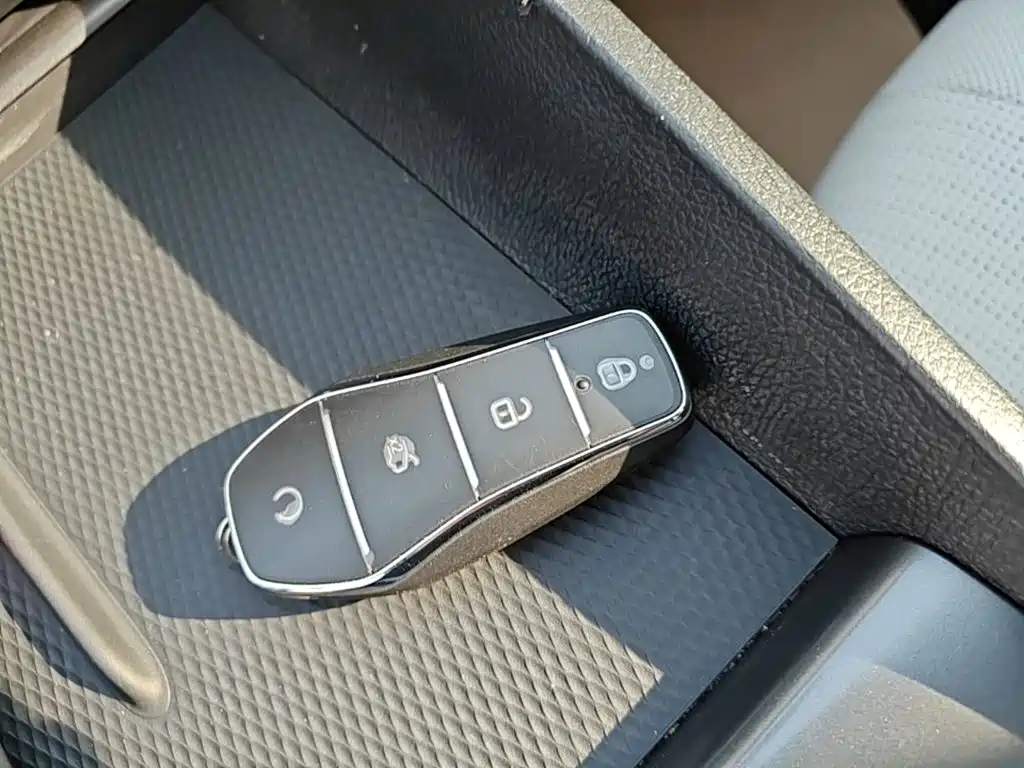 BYD Seal 05 DM-i — фото 8