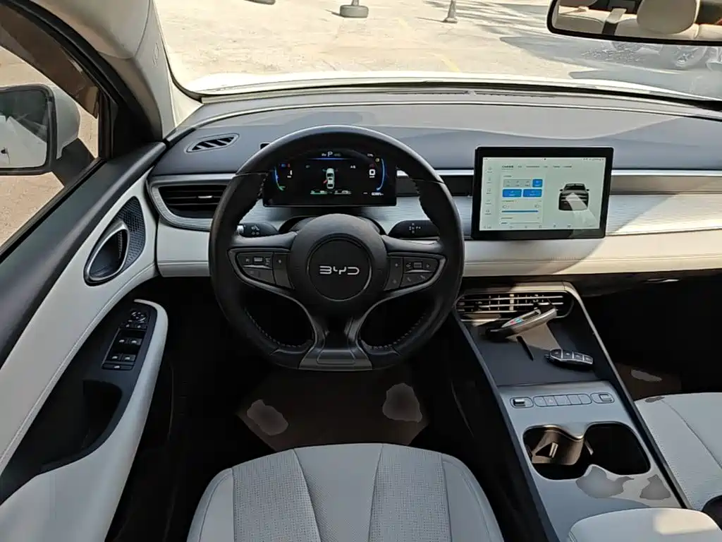 BYD Seal 05 DM-i — фото 10
