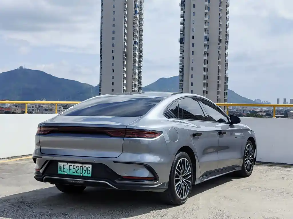 BYD Han — фото 10