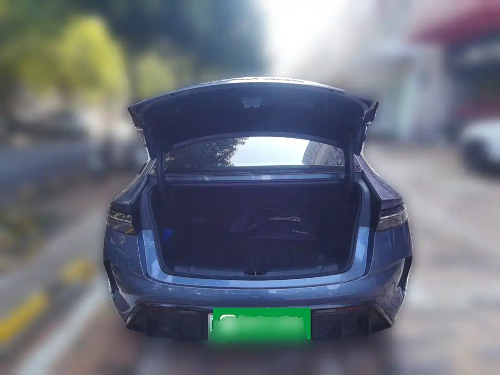 BYD Seal — фото 15