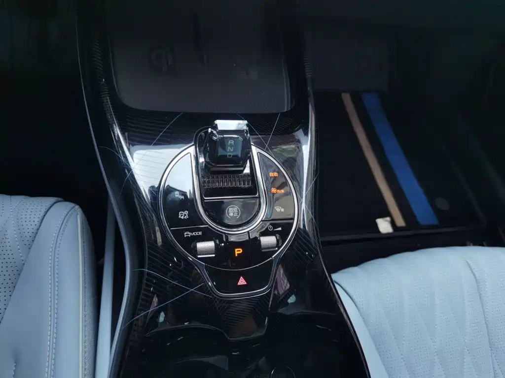 BYD Seal — фото 10