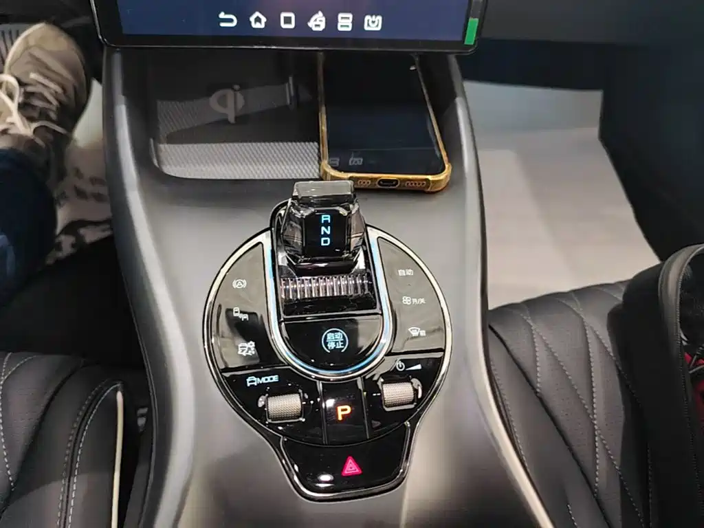 BYD Seal — фото 13