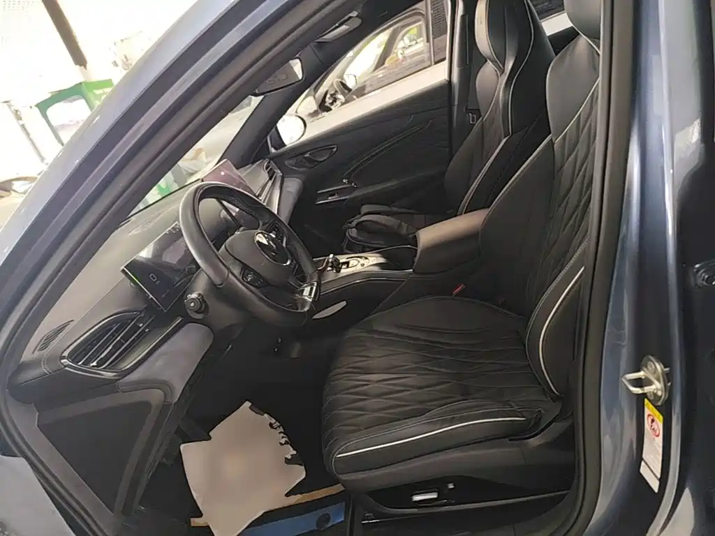 BYD Seal — фото 14