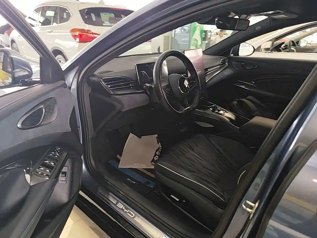 BYD Seal — фото 15