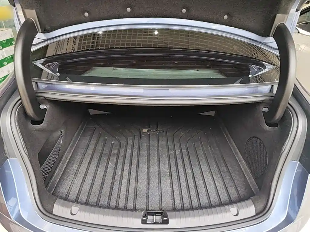 BYD Seal — фото 18