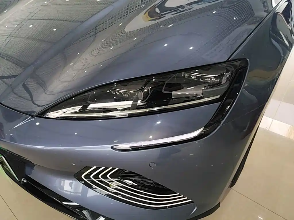 BYD Seal — фото 23