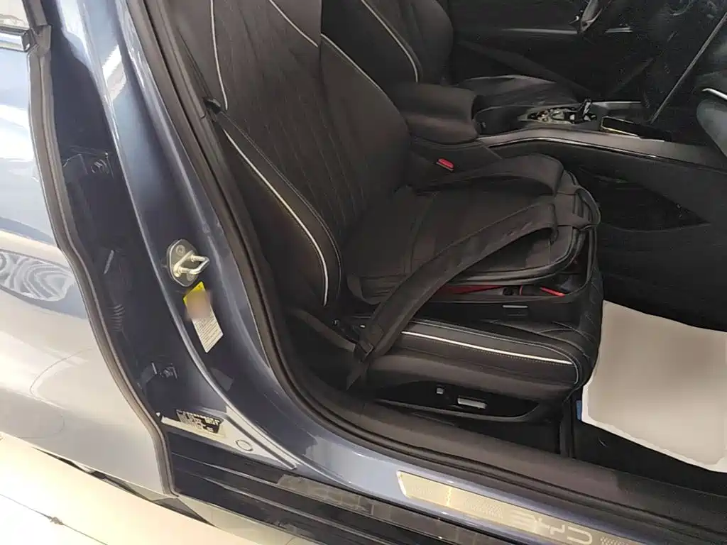 BYD Seal — фото 24