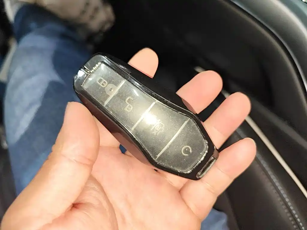 BYD Seal — фото 8