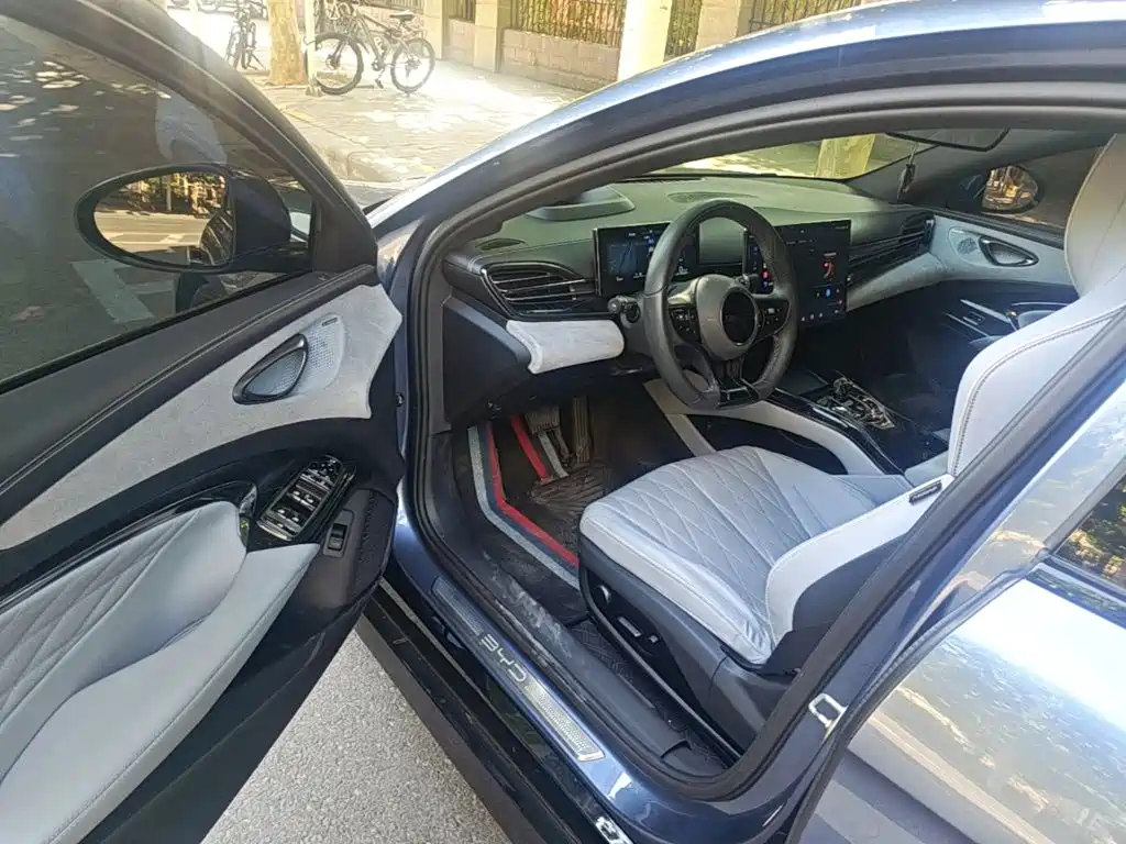BYD Seal — фото 11