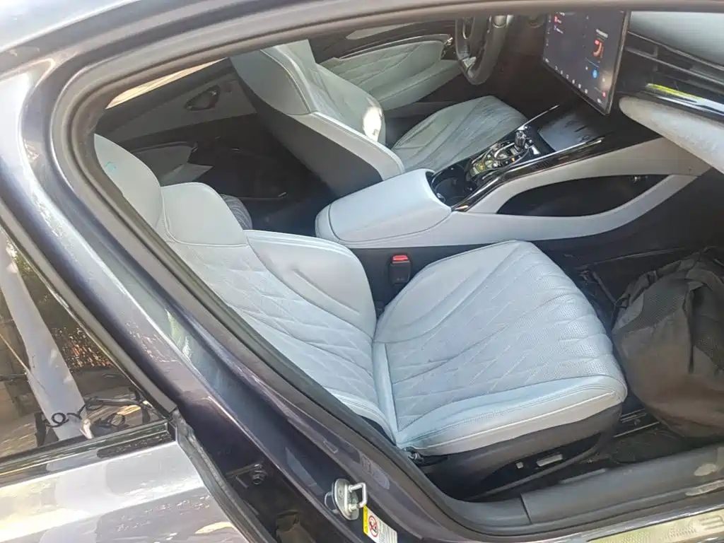 BYD Seal — фото 19