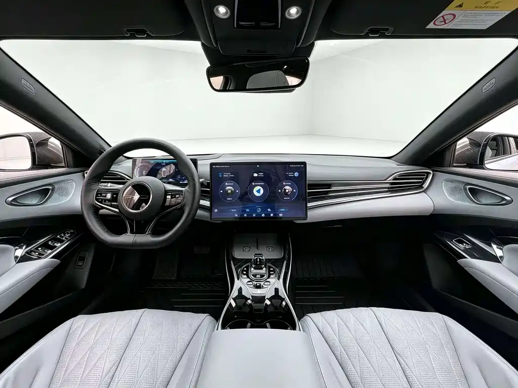 BYD Seal — фото 3