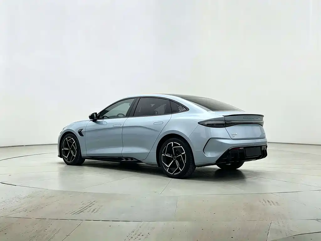 BYD Seal — фото 9
