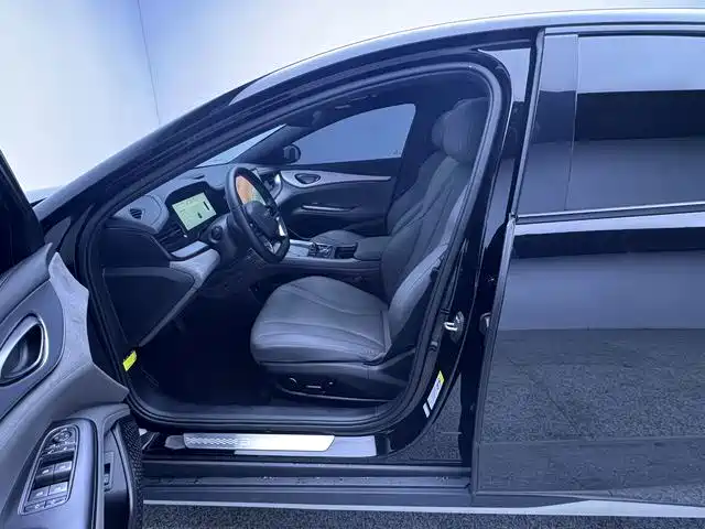BYD Seal 07 DM-i — фото 9